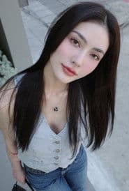 ริณา ฉัตรอมรชัย