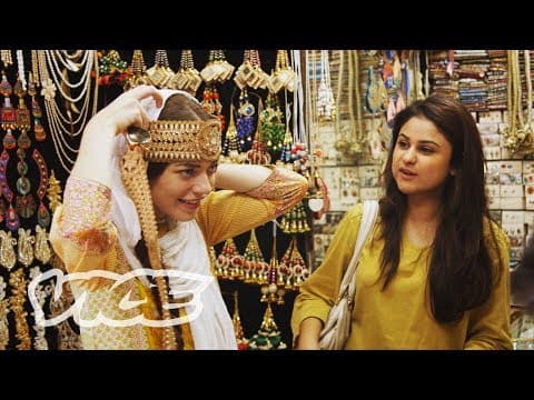 Textile and Tradition at Pakistan Fashion Week (STATES OF UNDRESS Episode 1)