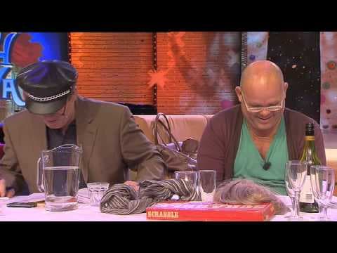 Seth en Fiona scrabblen